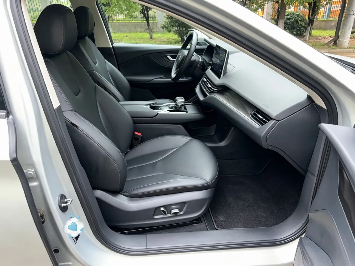 2023 HongQi E-QM5 BEV 54KWH,autocango,china used car exporter,china ev exporter,chinese used car exporter,chinese used ev exporter