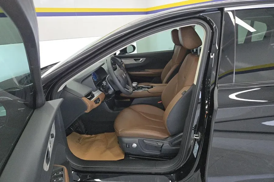 2024 HongQi E-QM5 BEV 72KWH,autocango,china used car exporter,china ev exporter,chinese used car exporter,chinese used ev exporter