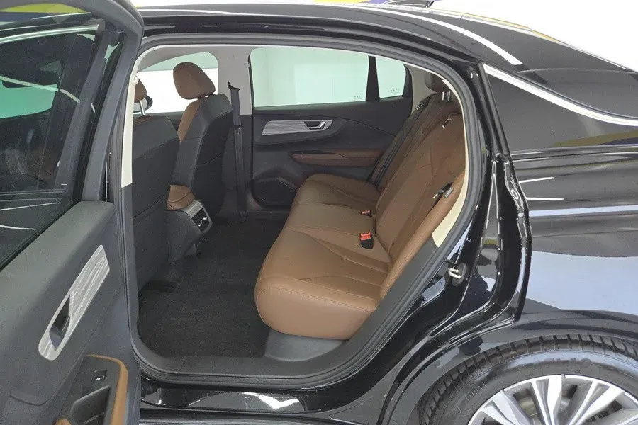 2024 HongQi E-QM5 BEV 72KWH,autocango,china used car exporter,china ev exporter,chinese used car exporter,chinese used ev exporter