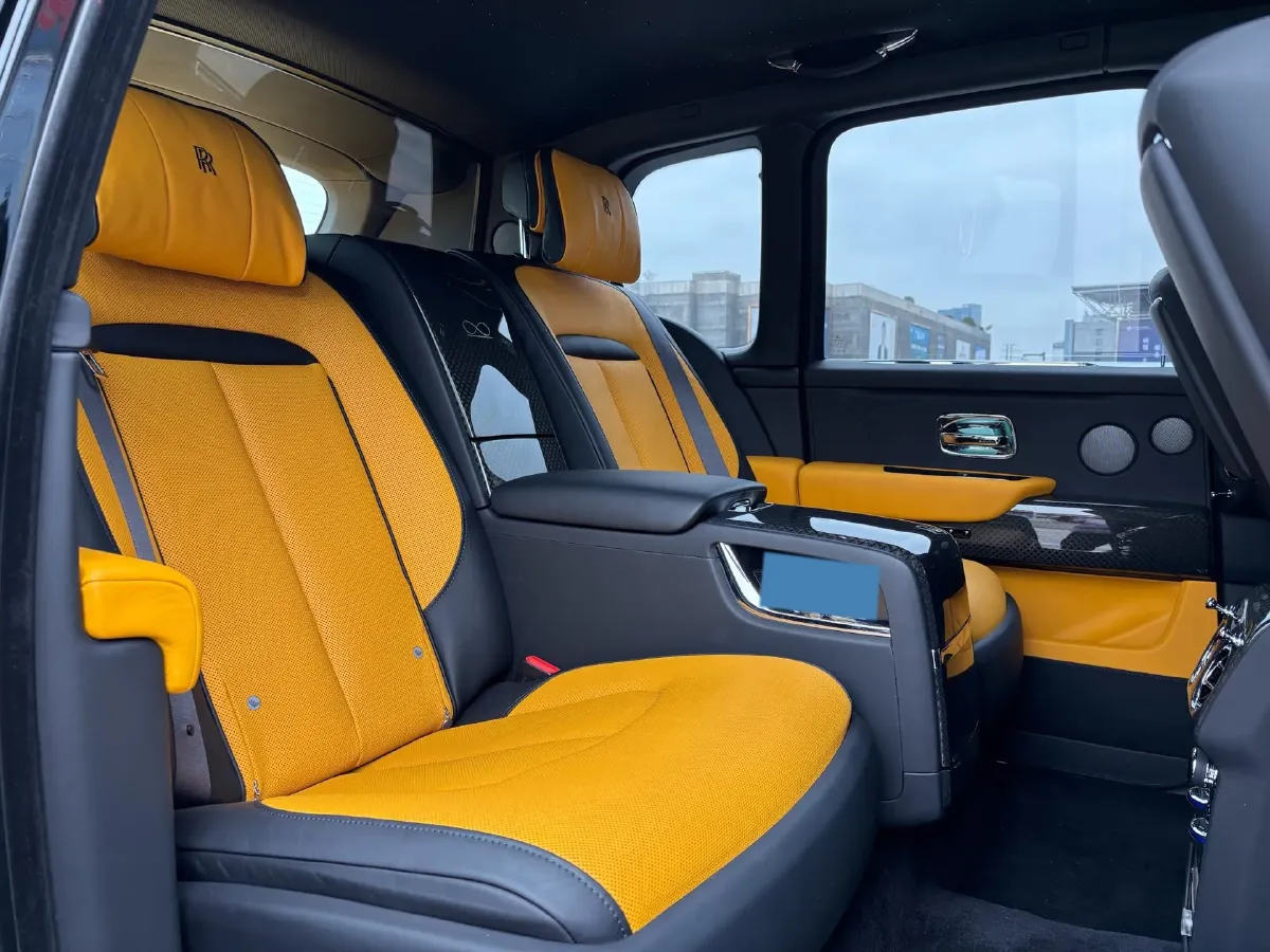 2018 Rolls-Royce Cullinan 6.7T 571HP V12 8AT,autocango,china used car exporter,china ev exporter,chinese used car exporter,chinese used ev exporter