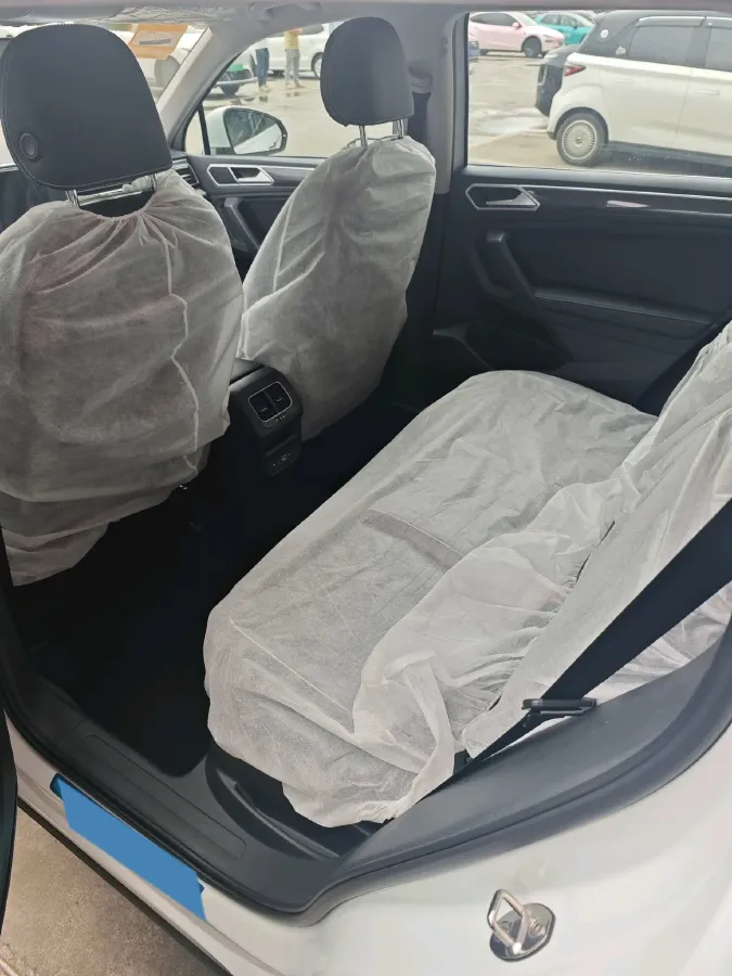 2025 Volkswagen Tiguan L 2.0T 186HP L4 7DCT,autocango,china used car exporter,china ev exporter,chinese used car exporter,chinese used ev exporter