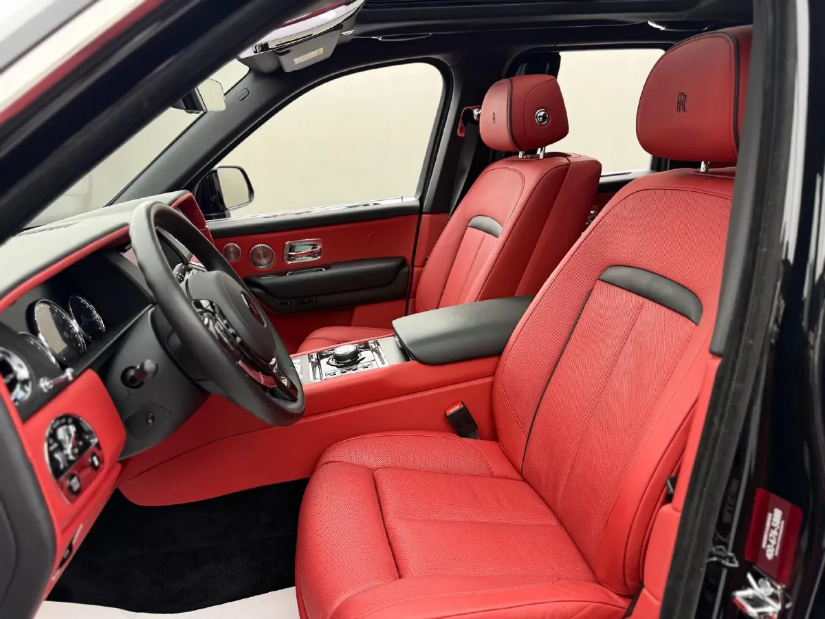 2018 Rolls-Royce Cullinan 6.7T 571HP V12 8AT,autocango,china used car exporter,china ev exporter,chinese used car exporter,chinese used ev exporter