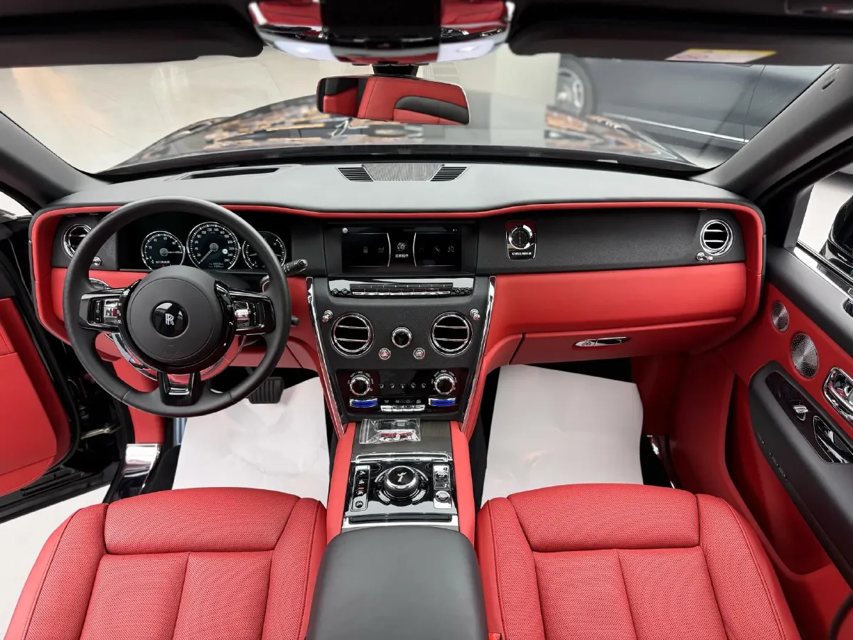 2018 Rolls-Royce Cullinan 6.7T 571HP V12 8AT,autocango,china used car exporter,china ev exporter,chinese used car exporter,chinese used ev exporter