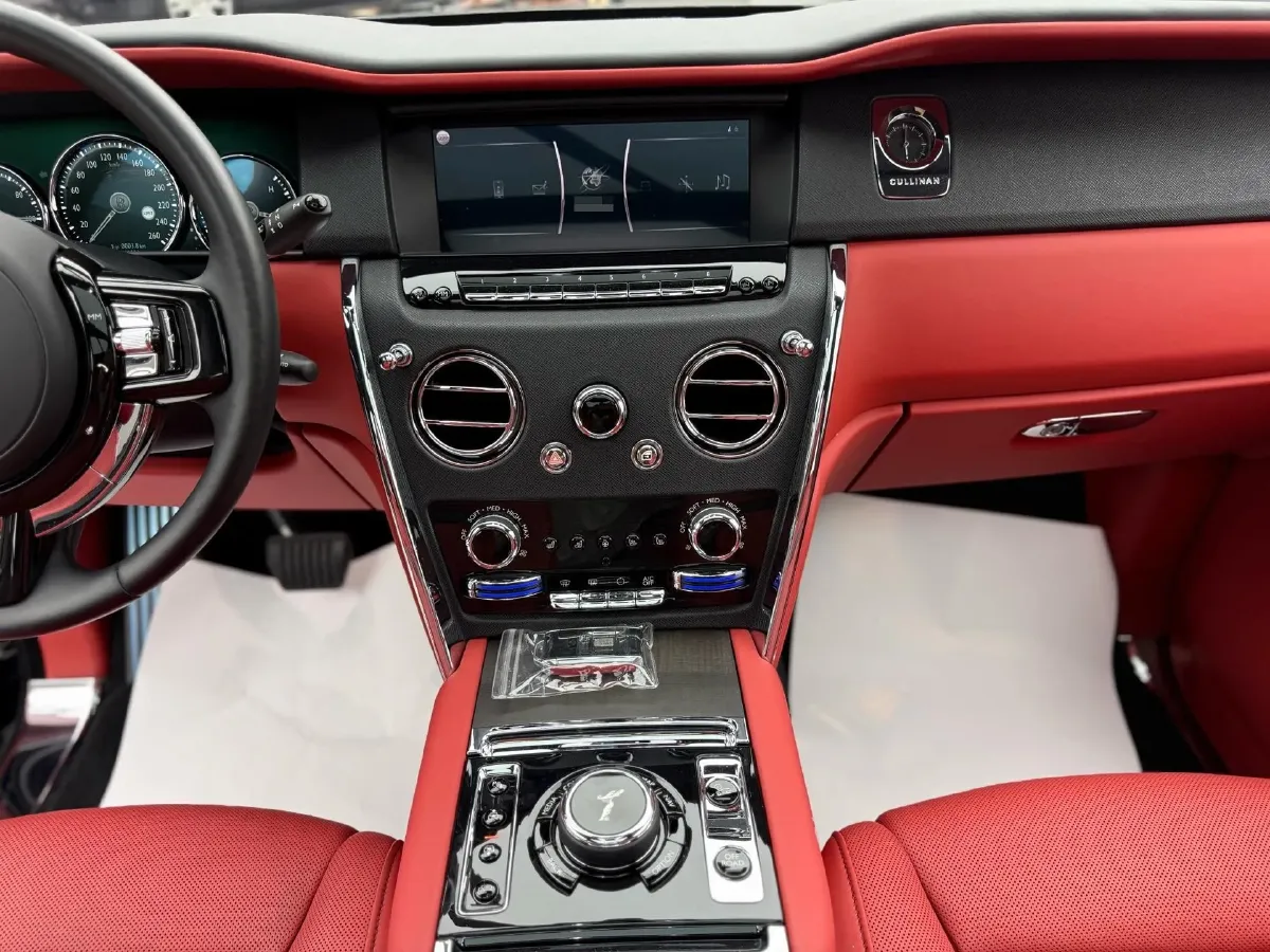 2018 Rolls-Royce Cullinan 6.7T 571HP V12 8AT,autocango,china used car exporter,china ev exporter,chinese used car exporter,chinese used ev exporter