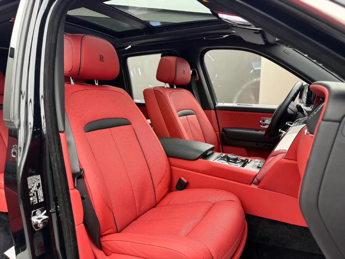 2018 Rolls-Royce Cullinan 6.7T 571HP V12 8AT,autocango,china used car exporter,china ev exporter,chinese used car exporter,chinese used ev exporter