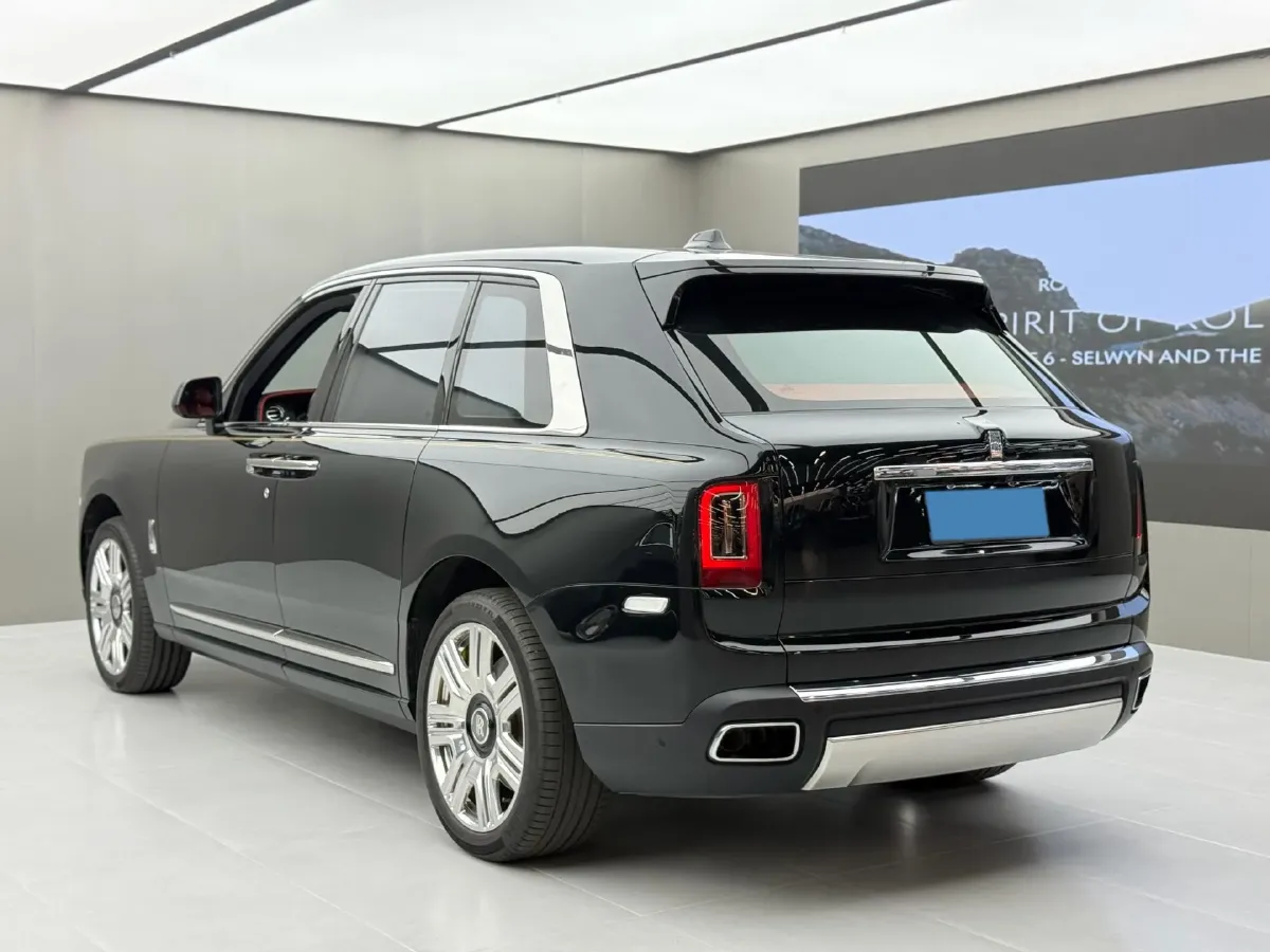 2018 Rolls-Royce Cullinan 6.7T 571HP V12 8AT,autocango,china used car exporter,china ev exporter,chinese used car exporter,chinese used ev exporter