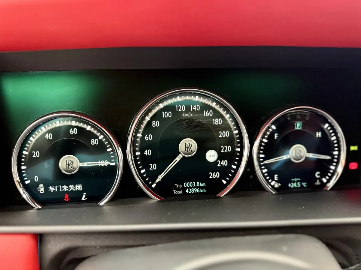 2018 Rolls-Royce Cullinan 6.7T 571HP V12 8AT,autocango,china used car exporter,china ev exporter,chinese used car exporter,chinese used ev exporter