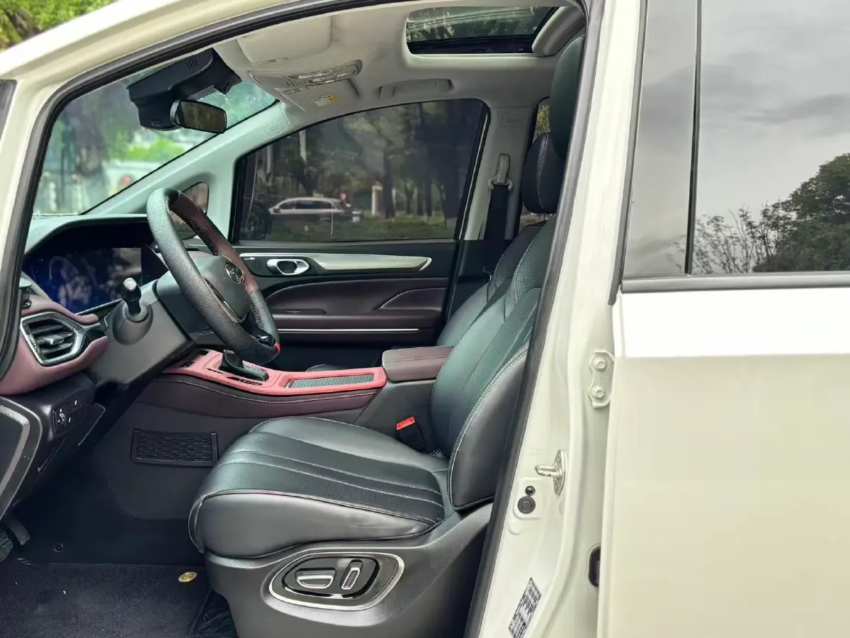 2023 GAC Trumpchi M6 1.5T 177HP L4 7DCT,autocango,china used car exporter,china ev exporter,chinese used car exporter,chinese used ev exporter