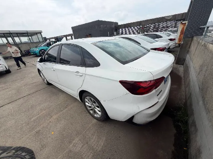 2023 Chevrolet Monza 1.5L 113HP L4 6DCT,autocango,china used car exporter,china ev exporter,chinese used car exporter,chinese used ev exporter