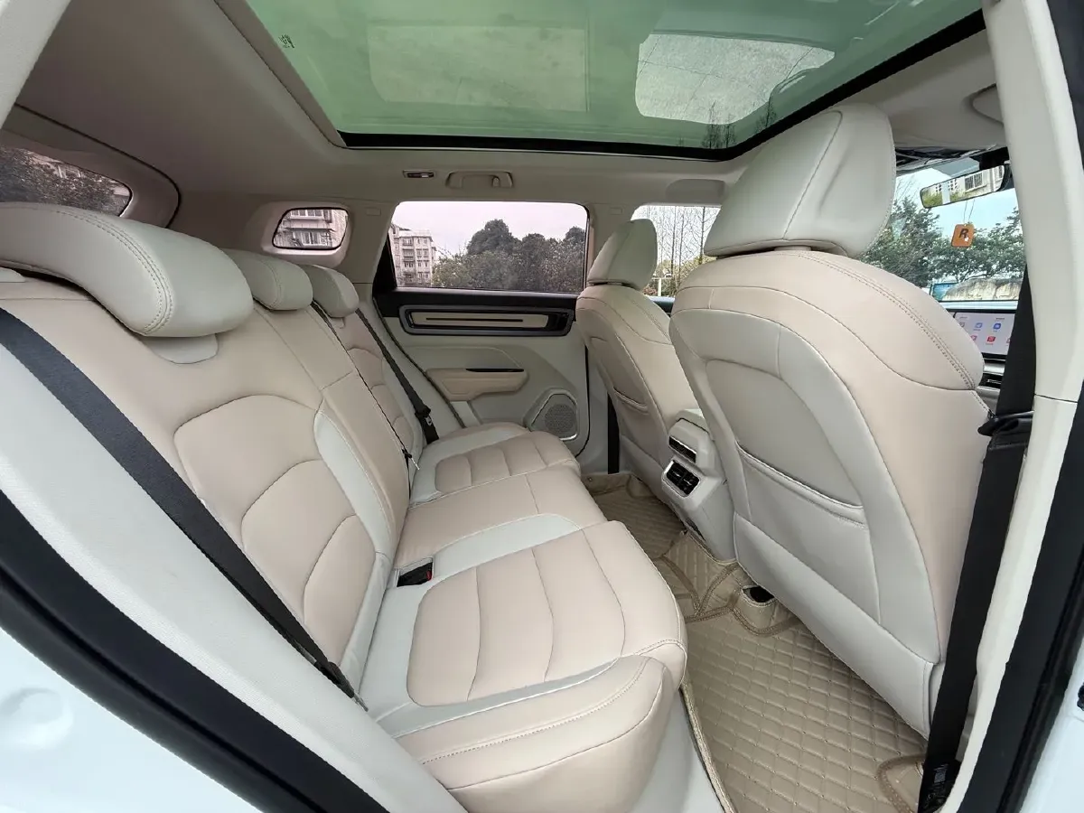 2023 Geely ICON 1.5T 181HP L4 7DCT,autocango,china used car exporter,china ev exporter,chinese used car exporter,chinese used ev exporter