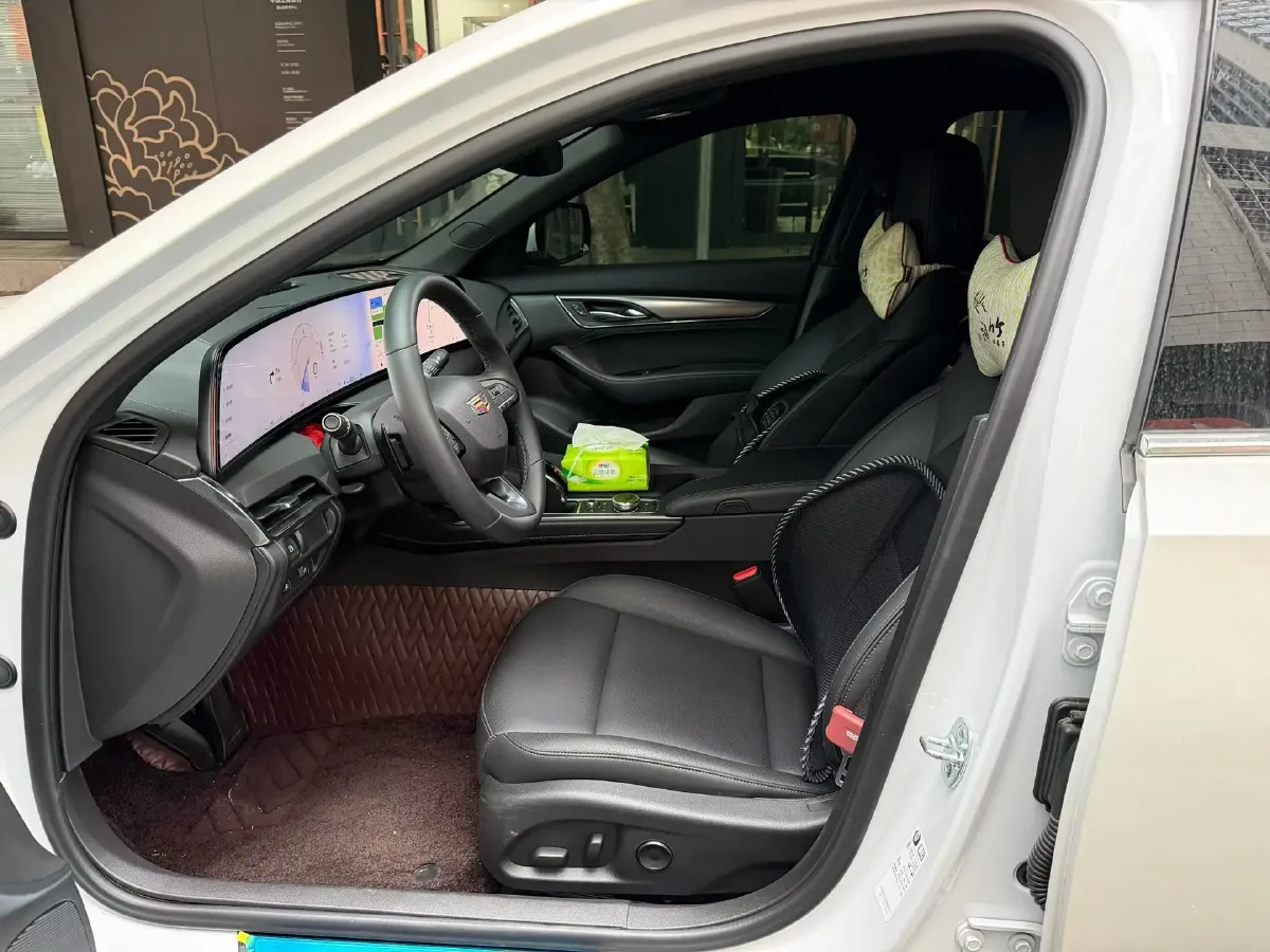 2025 Cadillac CT5 2.0T 237HP L4 10AT,autocango,china used car exporter,china ev exporter,chinese used car exporter,chinese used ev exporter