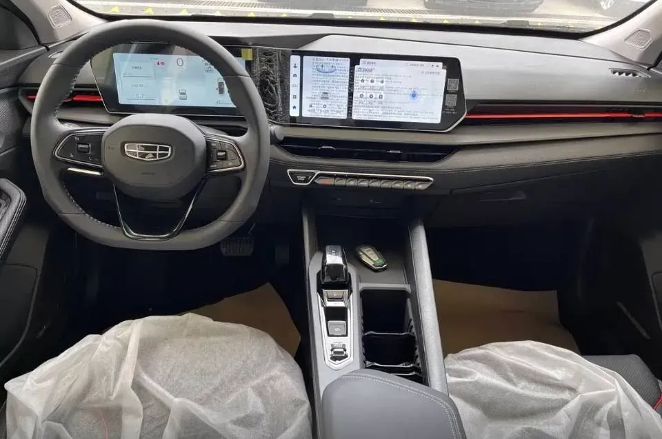 2024 Geely Binray 1.5T 181HP L4 7DCT,autocango,china used car exporter,china ev exporter,chinese used car exporter,chinese used ev exporter