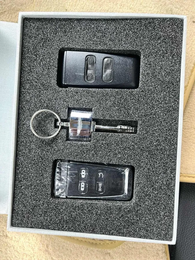 2017 Aston Martin Rapide 6.0L 560HP V12 8AT,autocango,china used car exporter,china ev exporter,chinese used car exporter,chinese used ev exporter