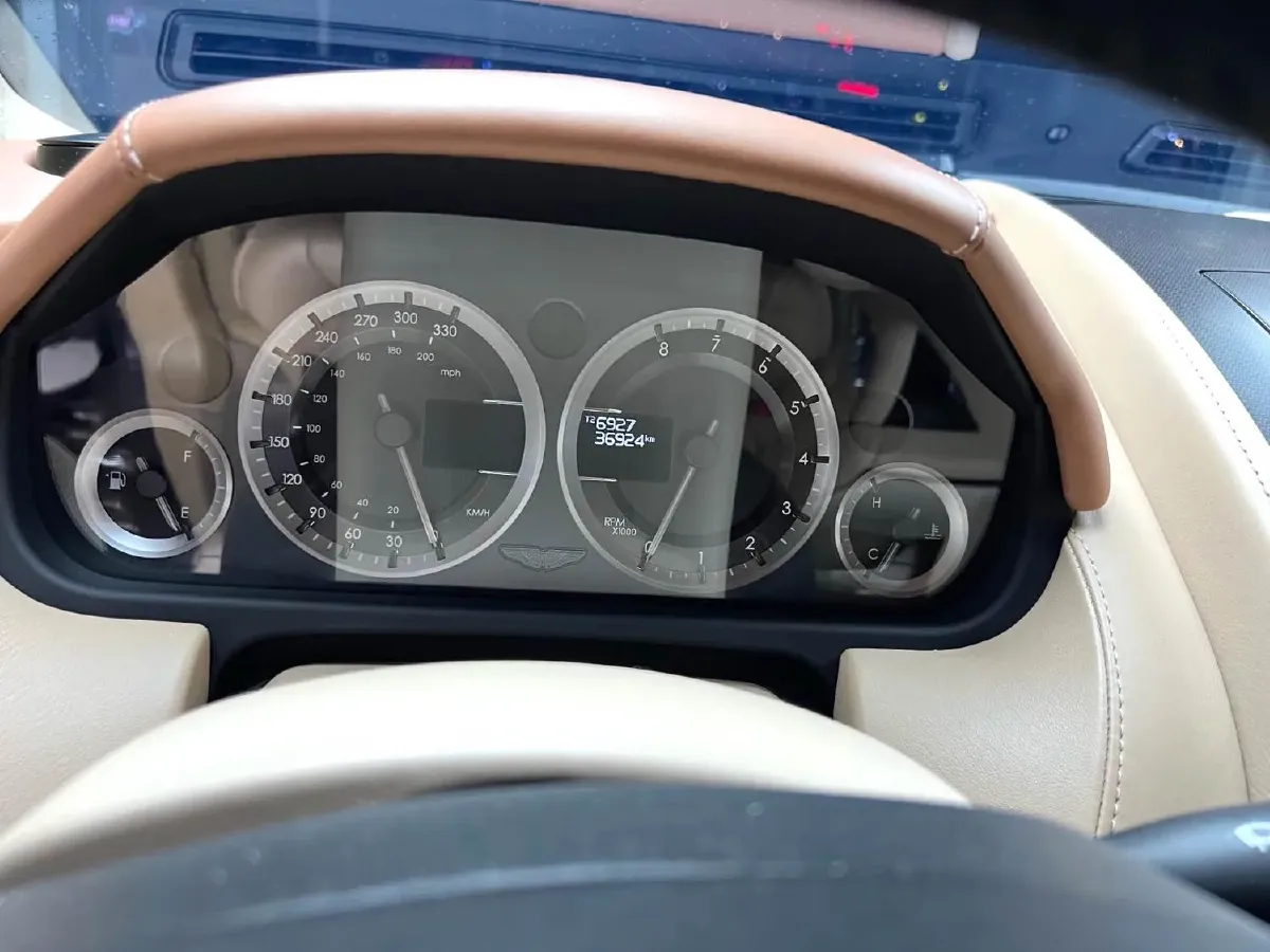 2017 Aston Martin Rapide 6.0L 560HP V12 8AT,autocango,china used car exporter,china ev exporter,chinese used car exporter,chinese used ev exporter