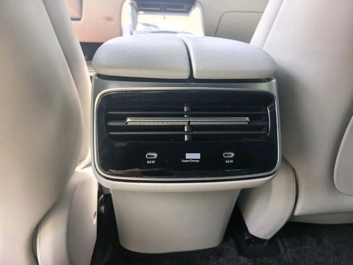 2025 Luxeed S7 BEV 100KWH,autocango,china used car exporter,china ev exporter,chinese used car exporter,chinese used ev exporter