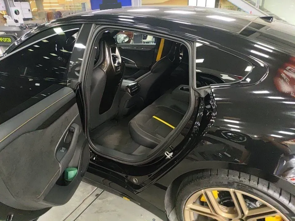 2025 MI SU7 Ultra BEV 93.7KWH,autocango,china used car exporter,china ev exporter,chinese used car exporter,chinese used ev exporter