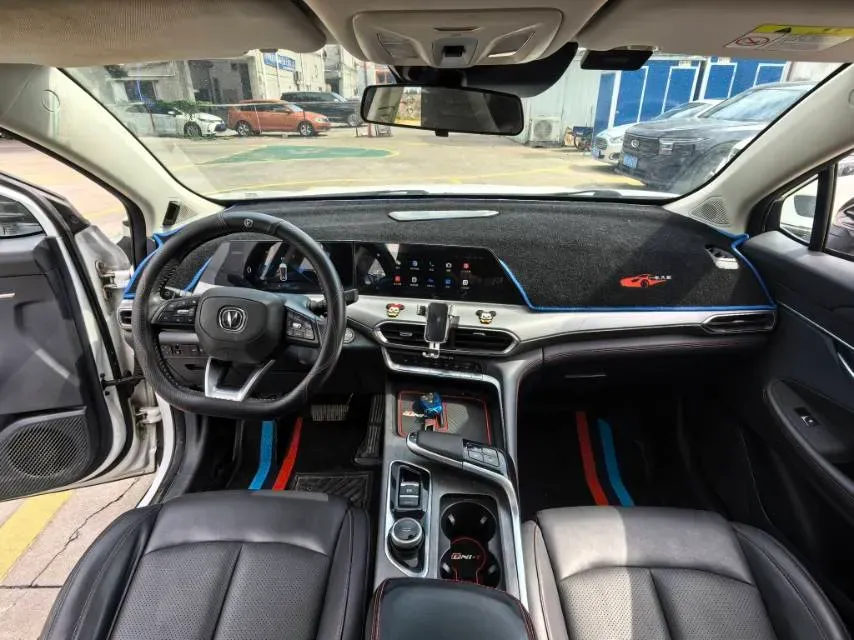 2020 ChangAn UNI-T 1.5T 180HP L4 7DCT,autocango,china used car exporter,china ev exporter,chinese used car exporter,chinese used ev exporter