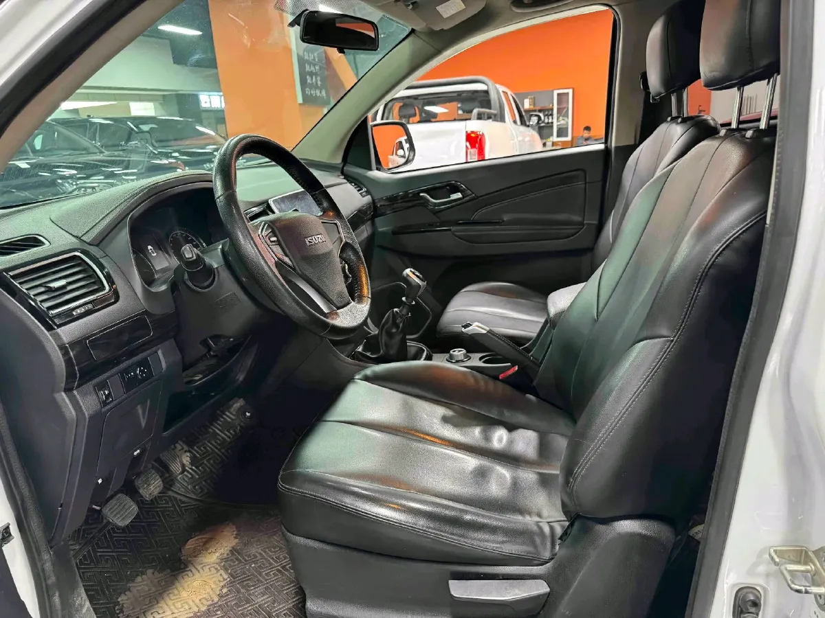 2020 Isuzu LingTuo 2.5T 150HP L4 6MT,autocango,china used car exporter,china ev exporter,chinese used car exporter,chinese used ev exporter