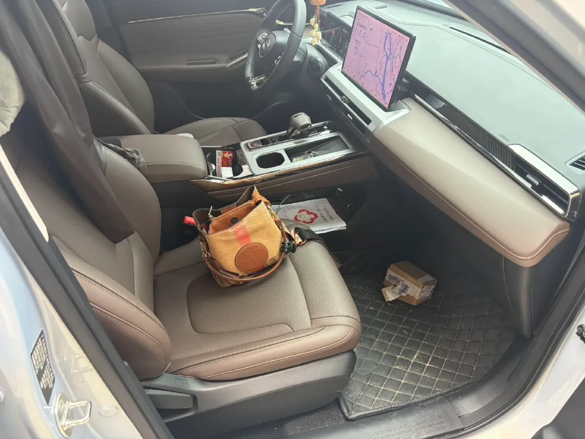 2024 GAC Trumpchi GS4 1.5T 177HP L4 7DCT,autocango,china used car exporter,china ev exporter,chinese used car exporter,chinese used ev exporter