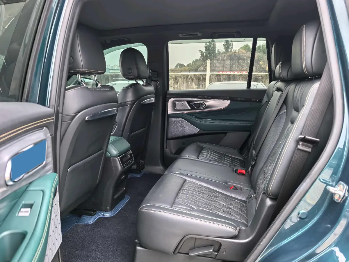 2022 GAC Trumpchi GS8 2.0T 252HP L4 8AT,autocango,china used car exporter,china ev exporter,chinese used car exporter,chinese used ev exporter