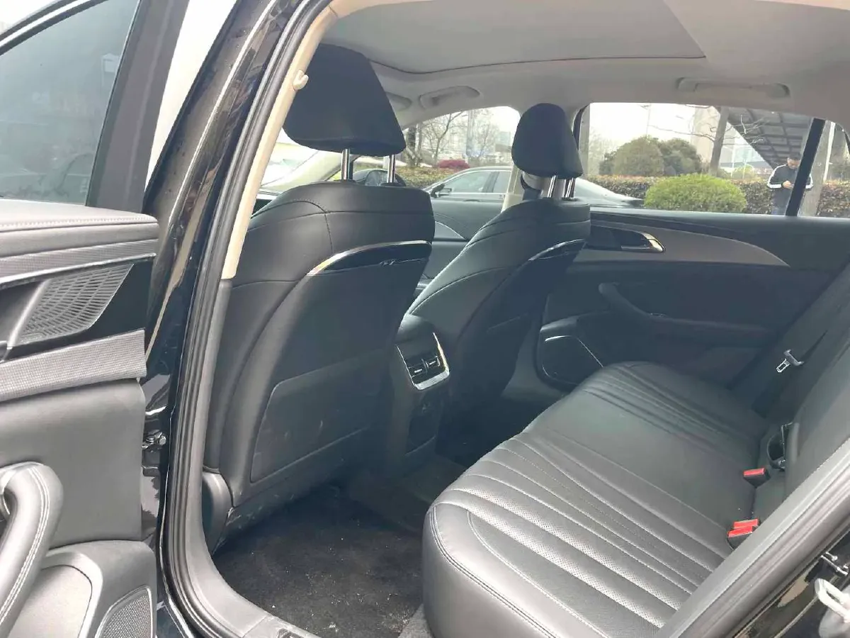 2023 HongQi H5 2.0T 224HP L4 8AT,autocango,china used car exporter,china ev exporter,chinese used car exporter,chinese used ev exporter