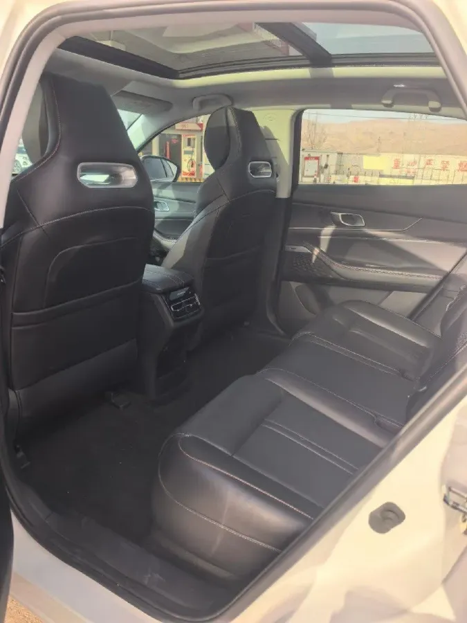 2021 ChangAn UNI-K 2.0T 233HP L4 8AT,autocango,china used car exporter,china ev exporter,chinese used car exporter,chinese used ev exporter