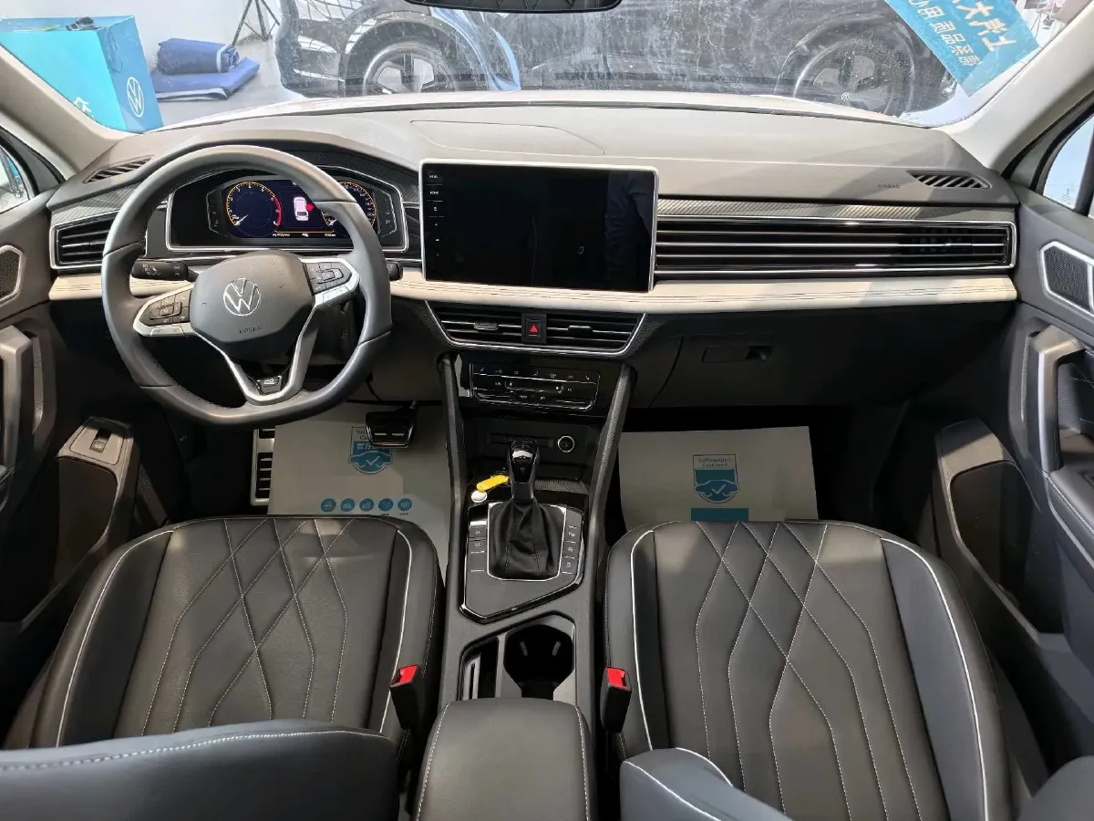 2024 Volkswagen Tiguan L 2.0T 186HP L4 7DCT,autocango,china used car exporter,china ev exporter,chinese used car exporter,chinese used ev exporter