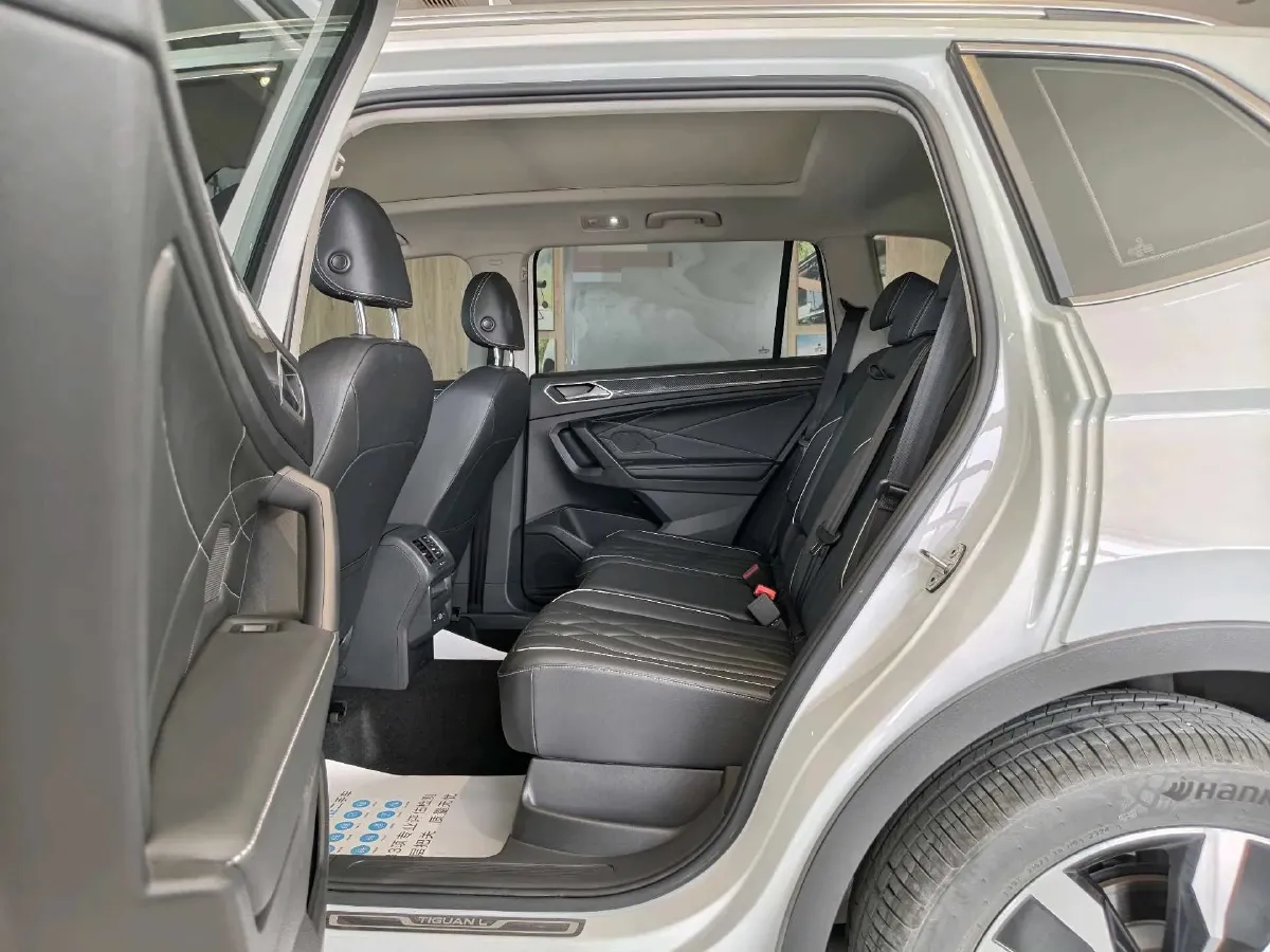 2024 Volkswagen Tiguan L 2.0T 186HP L4 7DCT,autocango,china used car exporter,china ev exporter,chinese used car exporter,chinese used ev exporter