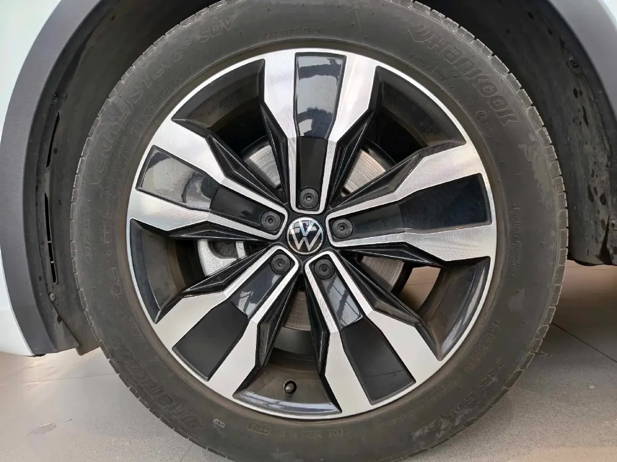 2024 Volkswagen Tiguan L 2.0T 186HP L4 7DCT,autocango,china used car exporter,china ev exporter,chinese used car exporter,chinese used ev exporter