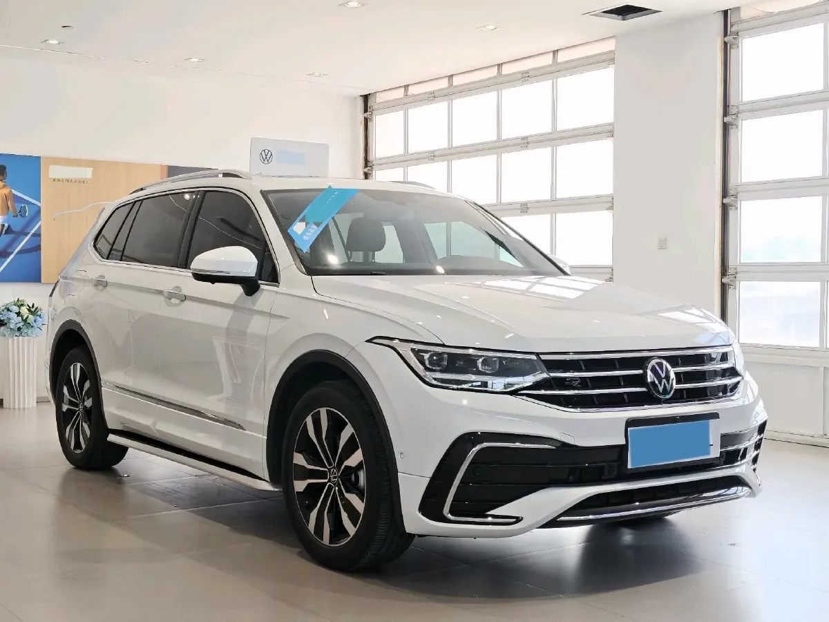 2024 Volkswagen Tiguan L 2.0T 186HP L4 7DCT,autocango,china used car exporter,china ev exporter,chinese used car exporter,chinese used ev exporter