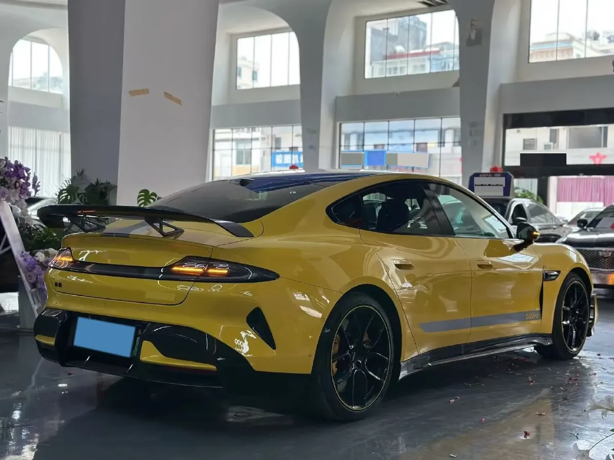 2025 MI SU7 Ultra BEV 93.7KWH,autocango,china used car exporter,china ev exporter,chinese used car exporter,chinese used ev exporter