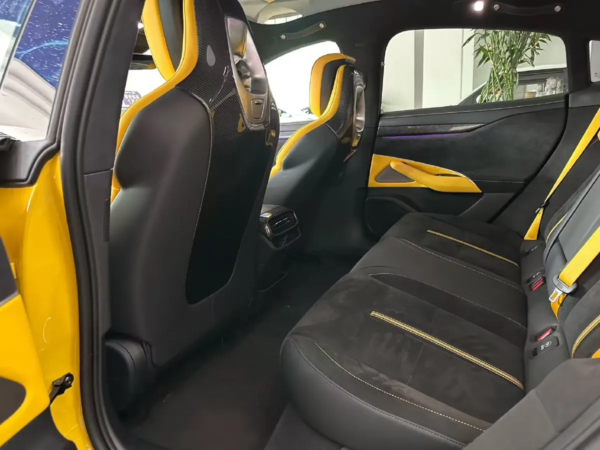 2025 MI SU7 Ultra BEV 93.7KWH,autocango,china used car exporter,china ev exporter,chinese used car exporter,chinese used ev exporter