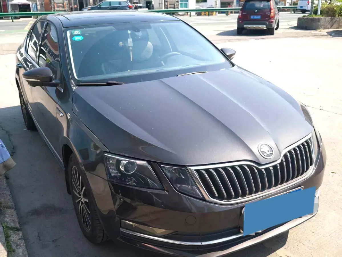 2019 Skoda Octavia 1.2T 116HP L4 7DCT,autocango,china used car exporter,china ev exporter,chinese used car exporter,chinese used ev exporter