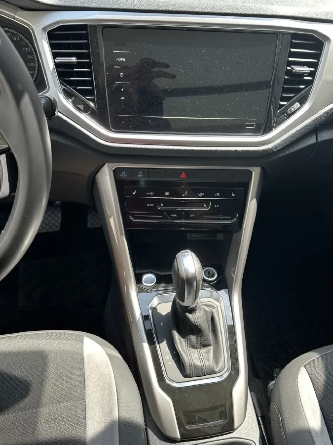 2022 Volkswagen T-Roc 1.4T 150HP L4 7DCT,autocango,china used car exporter,china ev exporter,chinese used car exporter,chinese used ev exporter