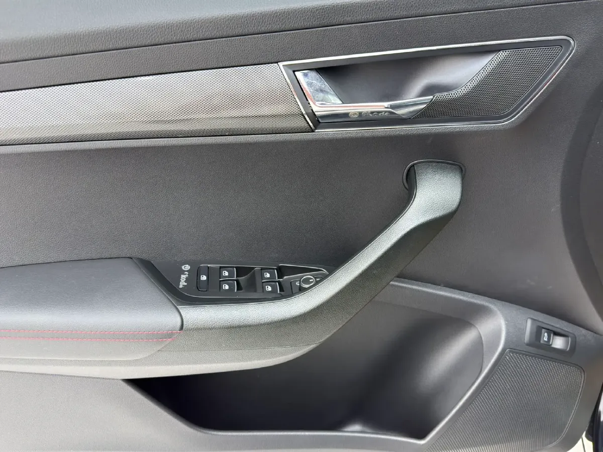 2022 Skoda Karoq 1.4T 150HP L4 7DCT,autocango,china used car exporter,china ev exporter,chinese used car exporter,chinese used ev exporter