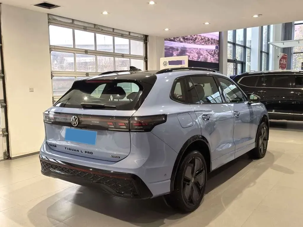 2024 Volkswagen Tiguan L 2.0T 220HP L4 7DCT,autocango,china used car exporter,china ev exporter,chinese used car exporter,chinese used ev exporter