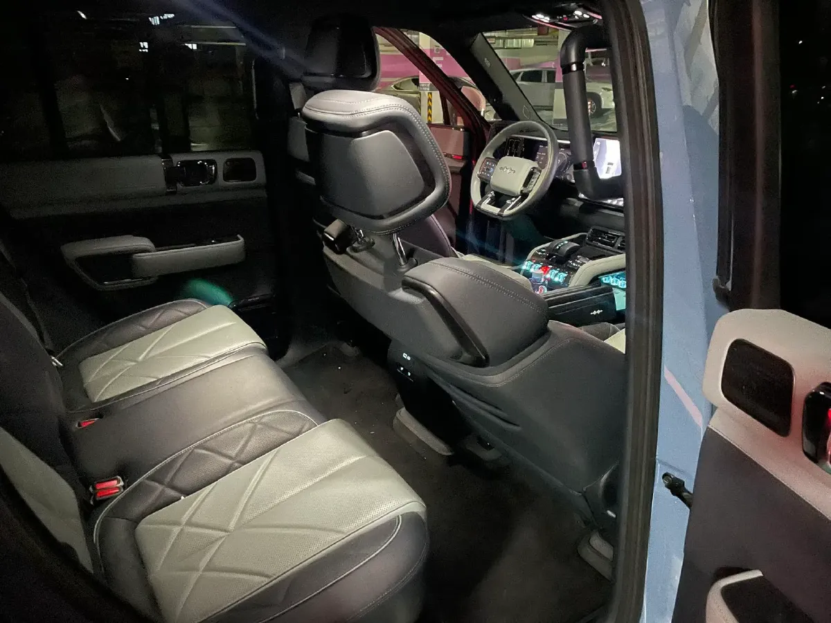 2023 FangChengBao Bao 5 1.5T 194HP L4 E-CVT PHEV 31.8KWH,autocango,china used car exporter,china ev exporter,chinese used car exporter,chinese used ev exporter