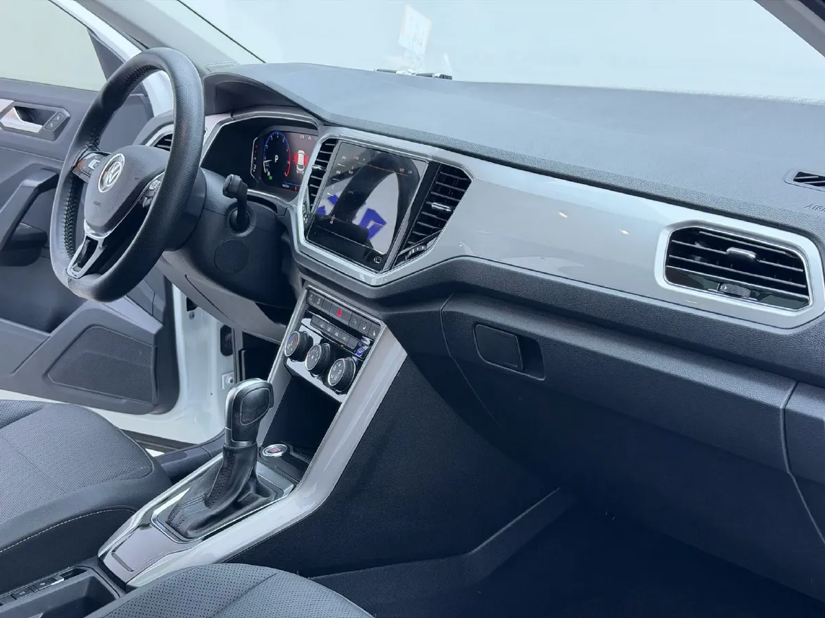 2021 Volkswagen T-Roc 1.4T 150HP L4 7DCT,autocango,china used car exporter,china ev exporter,chinese used car exporter,chinese used ev exporter