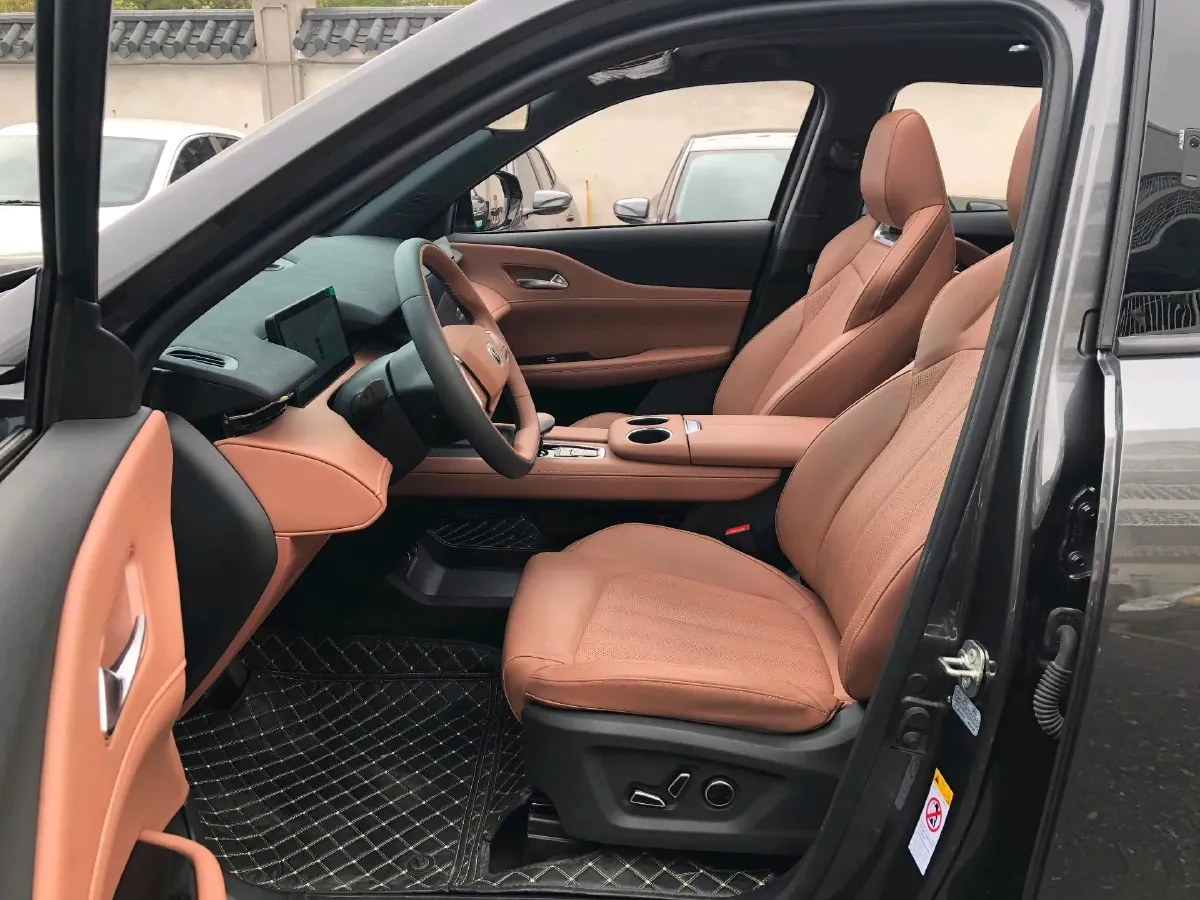 2025 ChangAn UNI-Z 1.5T 188HP L4 7DCT,autocango,china used car exporter,china ev exporter,chinese used car exporter,chinese used ev exporter