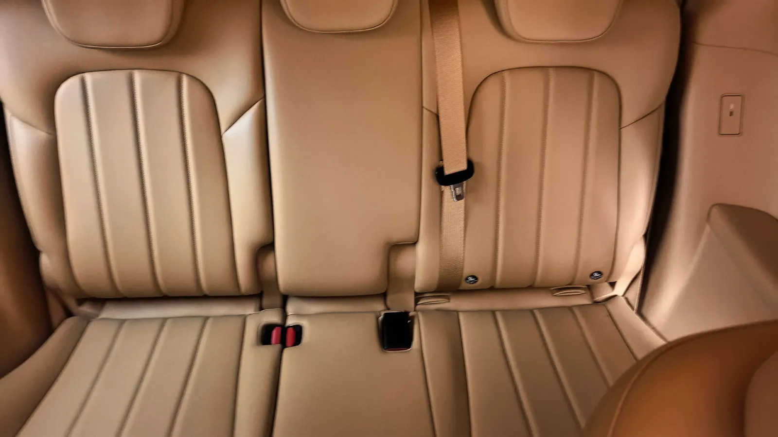 2025 Voyah Dream 1.5T 150HP L4 PHEV 41.7KWH,autocango,china used car exporter,china ev exporter,chinese used car exporter,chinese used ev exporter