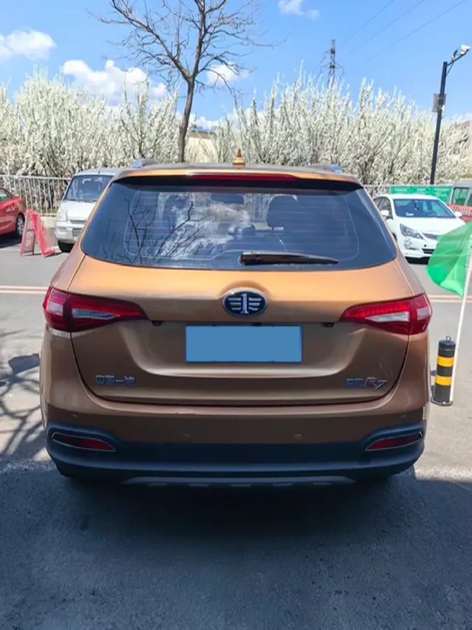 2017 FAW Senia R7 1.6L 116HP L4 6AT,autocango,china used car exporter,china ev exporter,chinese used car exporter,chinese used ev exporter