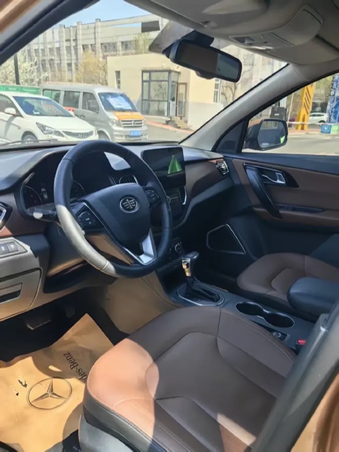 2017 FAW Senia R7 1.6L 116HP L4 6AT,autocango,china used car exporter,china ev exporter,chinese used car exporter,chinese used ev exporter