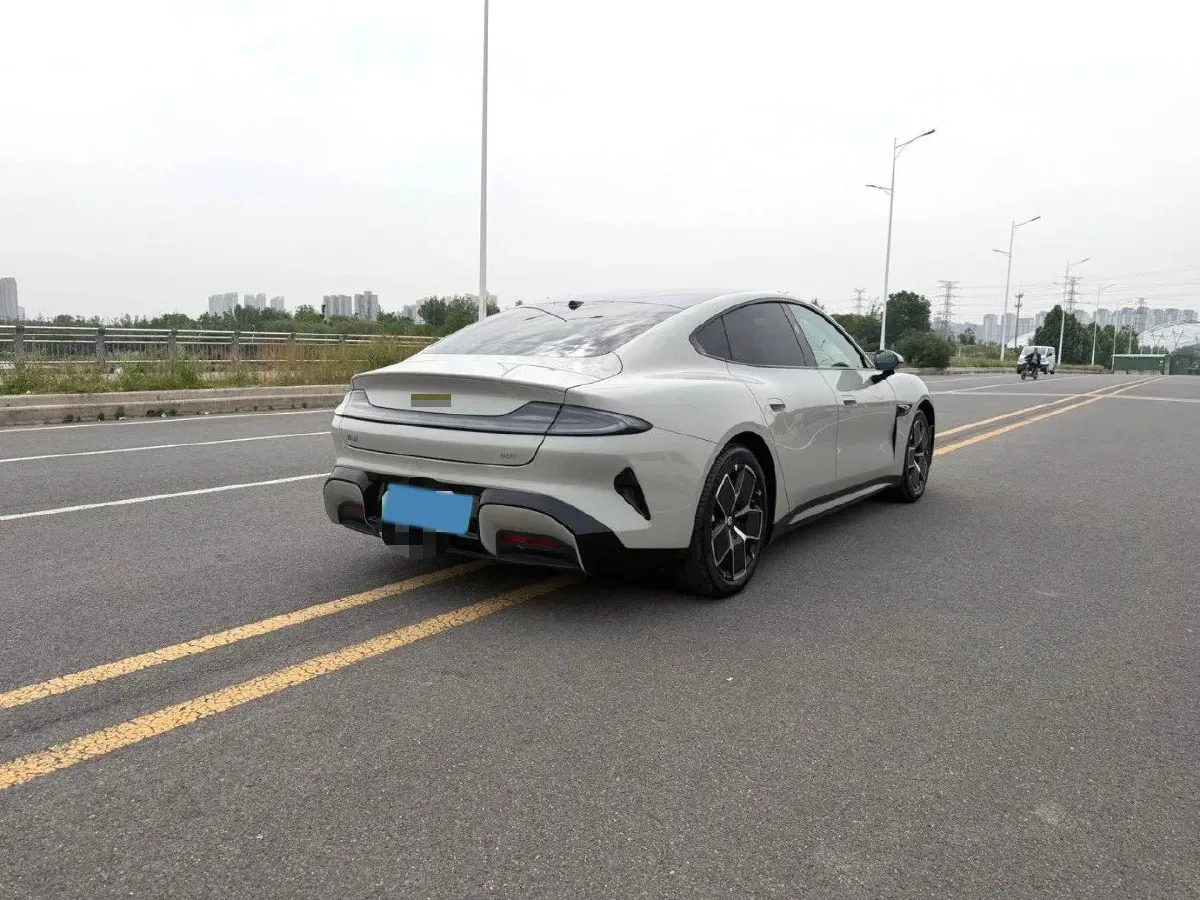 2024 MI SU7 BEV 73.6KWH,autocango,china used car exporter,china ev exporter,chinese used car exporter,chinese used ev exporter