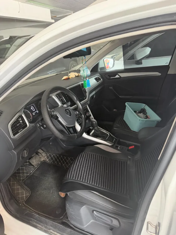2022 Volkswagen T-Roc 1.4T 150HP L4 7DCT,autocango,china used car exporter,china ev exporter,chinese used car exporter,chinese used ev exporter
