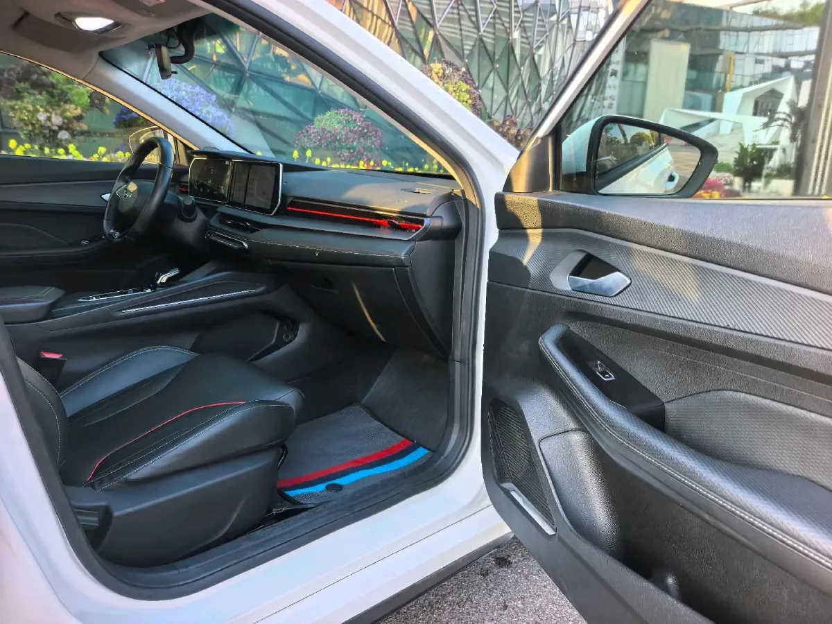 2022 Geely Binray 1.5T 181HP L4 7DCT,autocango,china used car exporter,china ev exporter,chinese used car exporter,chinese used ev exporter