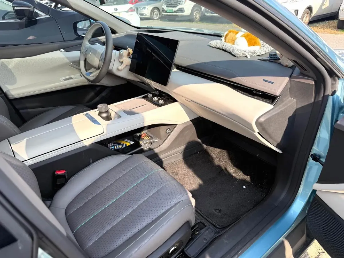 2024 Deepal L07 BEV 56.12KWH,autocango,china used car exporter,china ev exporter,chinese used car exporter,chinese used ev exporter