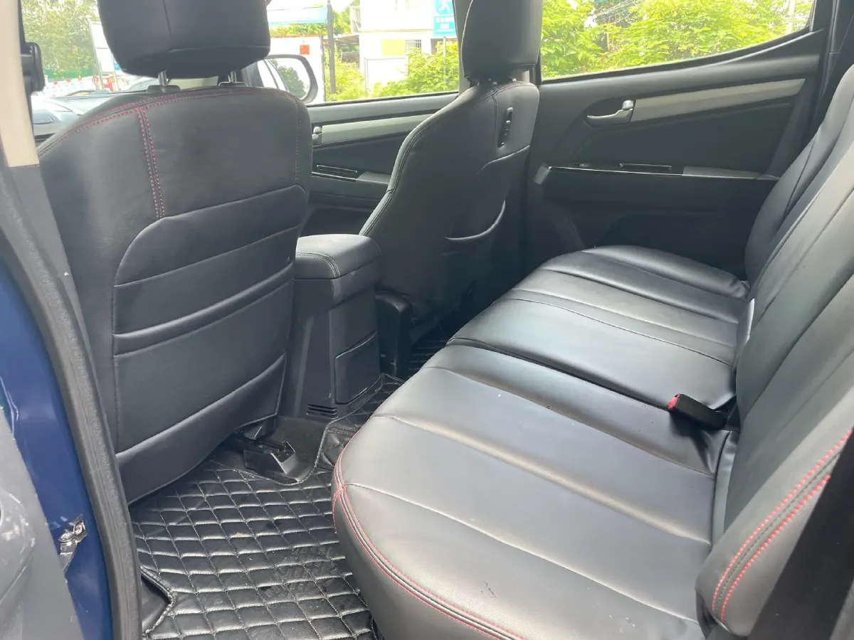 2018 FAW LanJian H6 2.5T 129HP L4 6MT,autocango,china used car exporter,china ev exporter,chinese used car exporter,chinese used ev exporter