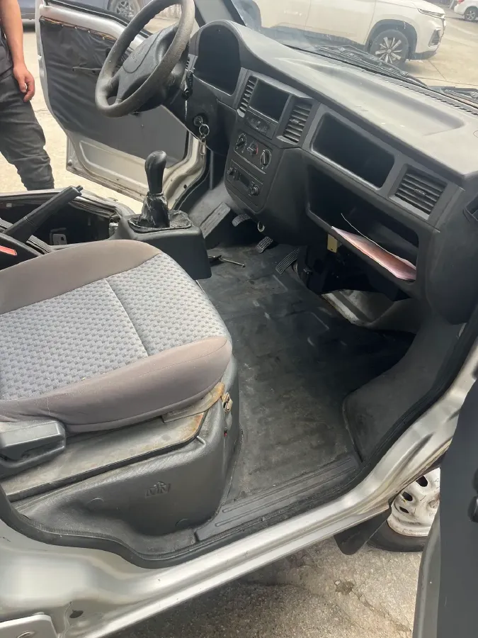 2015 WuLing ZhiGuang 1.2L 82HP L4 5MT,autocango,china used car exporter,china ev exporter,chinese used car exporter,chinese used ev exporter