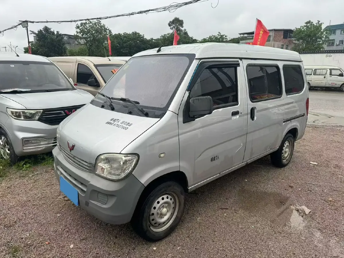 2015 WuLing ZhiGuang 1.2L 82HP L4 5MT,autocango,china used car exporter,china ev exporter,chinese used car exporter,chinese used ev exporter
