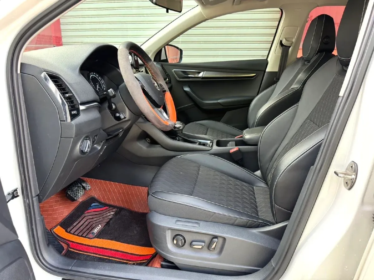 2021 Skoda Karoq 1.4T 150HP L4 7DCT,autocango,china used car exporter,china ev exporter,chinese used car exporter,chinese used ev exporter